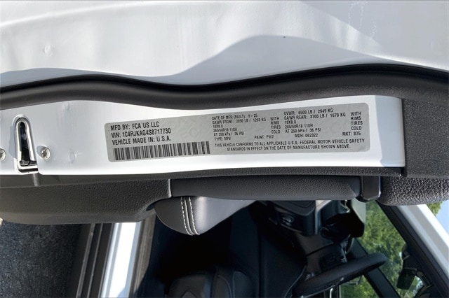 2025 JEEP GRAND CHEROKEE L - Image 13