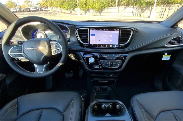 2026 CHRYSLER PACIFICA - Image 5