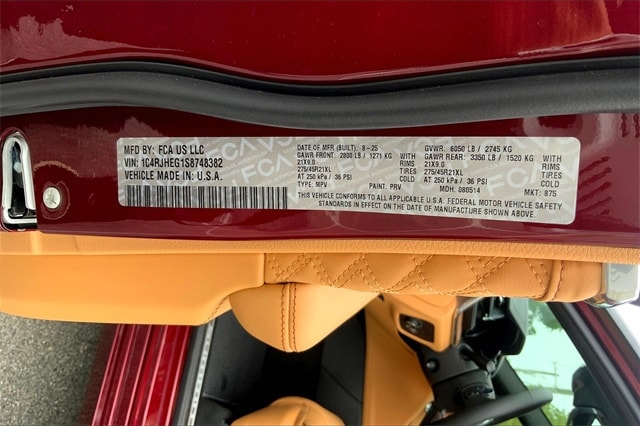 2025 JEEP GRAND CHEROKEE - Image 13