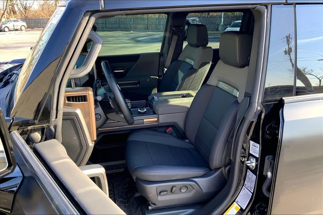2025 GMC HUMMER EV PICKUP - Image 24