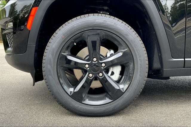 2025 JEEP GRAND CHEROKEE - Image 12