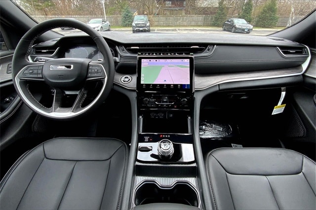 2025 JEEP GRAND CHEROKEE - Image 5