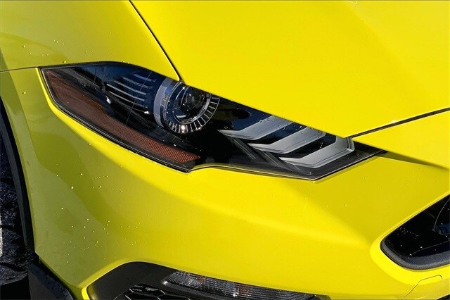 2021 FORD MUSTANG - Image 25