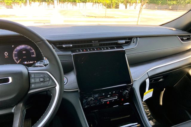 2025 JEEP GRAND CHEROKEE - Image 6