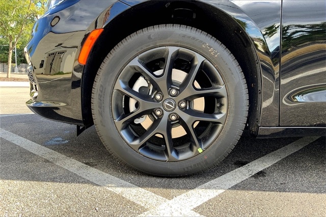 2026 CHRYSLER PACIFICA - Image 12