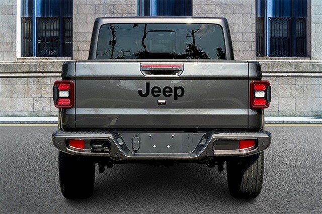 2021 Jeep Gladiator Overland photo 4