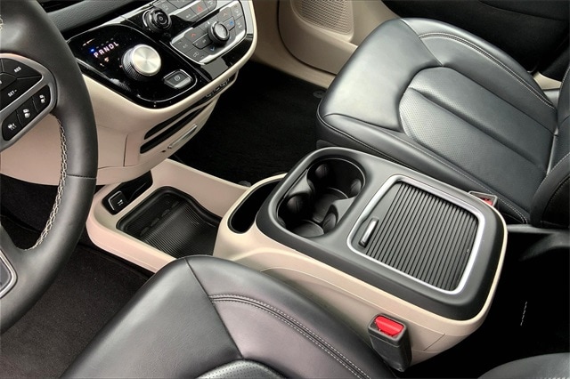 2023 CHRYSLER PACIFICA - Image 16