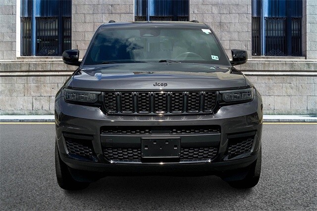 2021 Jeep Grand Cherokee Laredo photo 3