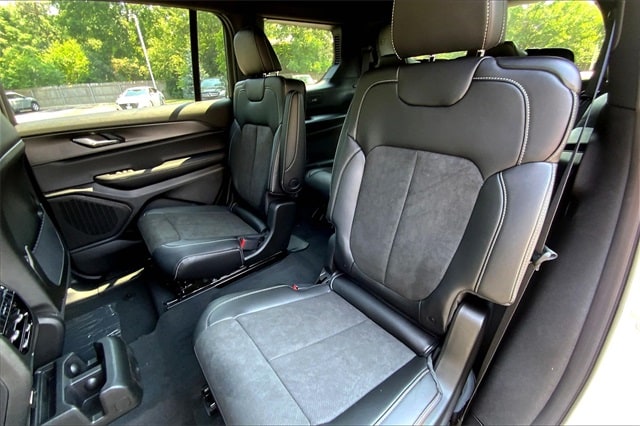 2025 JEEP GRAND CHEROKEE L - Image 10