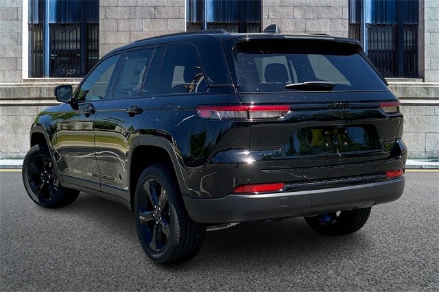 2025 Jeep Grand Cherokee Altitude X photo 3