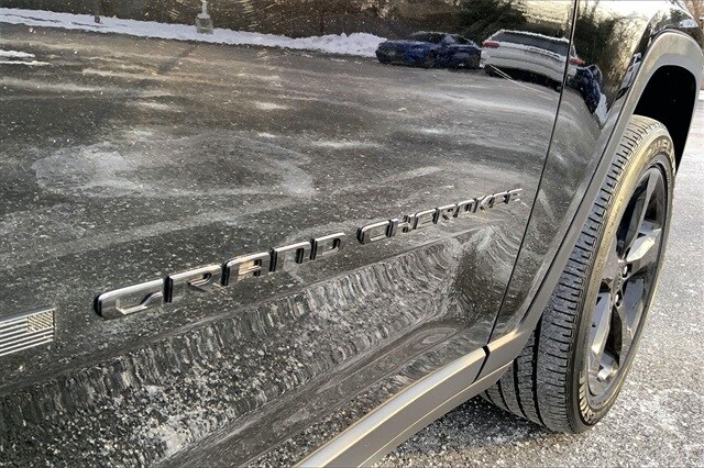 2023 JEEP GRAND CHEROKEE - Image 30