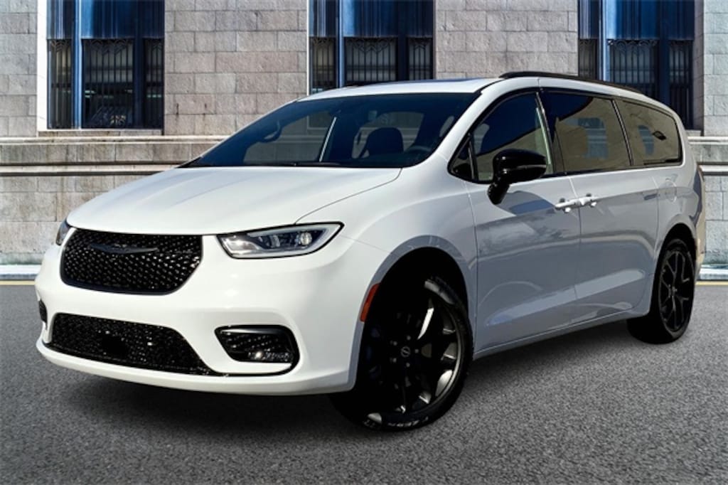 New 2026 Chrysler Pacifica Limited Passenger Van