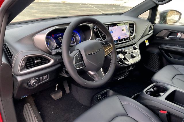 2026 CHRYSLER PACIFICA - Image 8