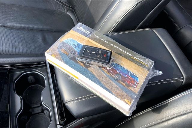 2022 JEEP GRAND CHEROKEE - Image 13