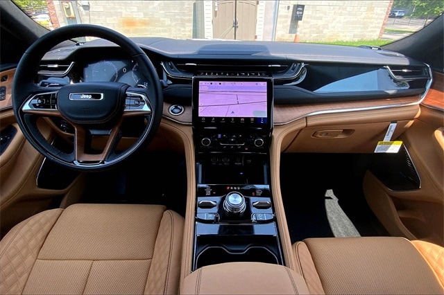 2025 JEEP GRAND CHEROKEE - Image 5