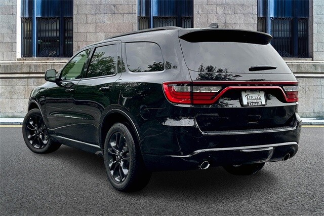 2025 Dodge Durango R/T Plus photo 3