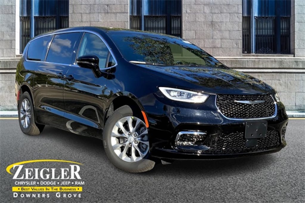 New 2026 Chrysler Pacifica Select Passenger Van