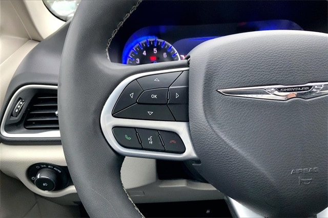 2024 CHRYSLER PACIFICA - Image 17