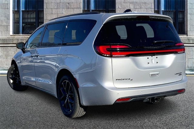 2026 CHRYSLER PACIFICA - Image 3