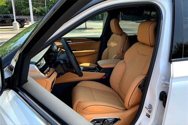 2025 JEEP GRAND CHEROKEE - Image 9