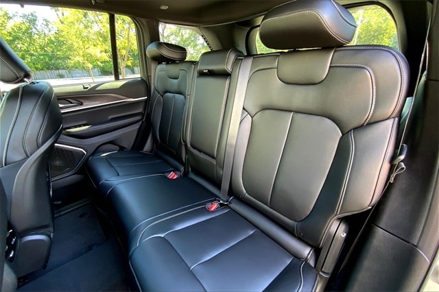 2025 JEEP GRAND CHEROKEE - Image 10