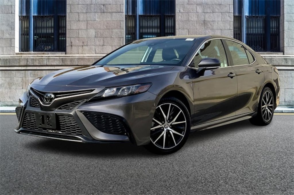 Used 2023 Toyota Camry SE Sedan