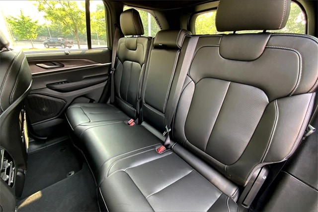 2025 JEEP GRAND CHEROKEE - Image 10