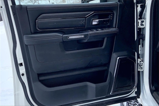 2023 RAM 3500 - Image 23