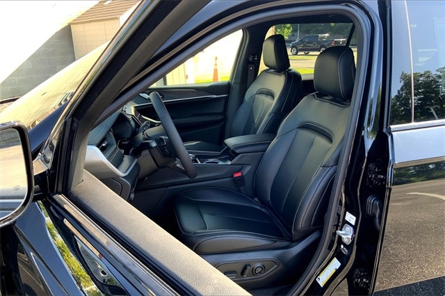 2025 JEEP GRAND CHEROKEE L - Image 9