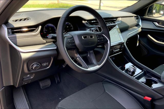 2025 JEEP GRAND CHEROKEE L - Image 8