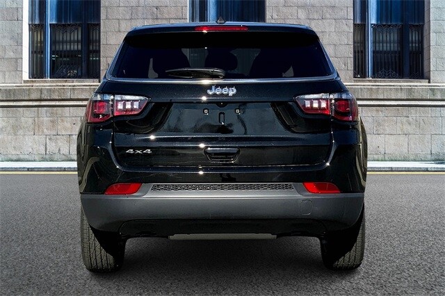 2024 Jeep Compass Sport photo 4