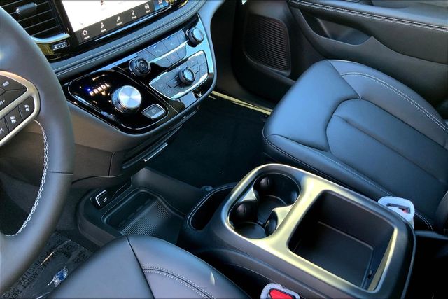 2026 CHRYSLER PACIFICA - Image 7