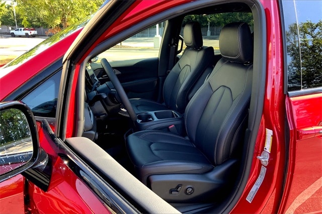 2026 CHRYSLER PACIFICA - Image 9