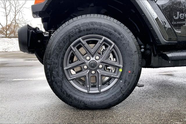 2026 JEEP GLADIATOR - Image 12