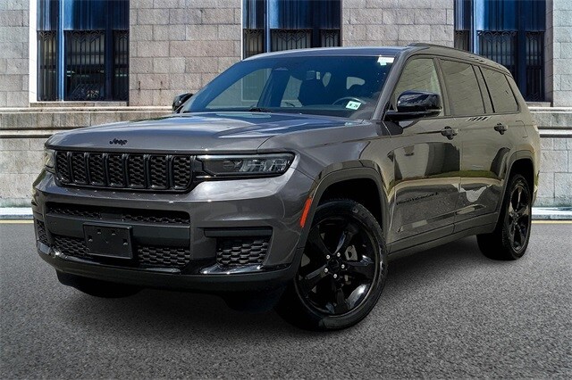 2021 Jeep Grand Cherokee Laredo photo 2