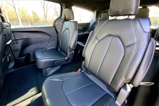 2026 CHRYSLER PACIFICA - Image 10