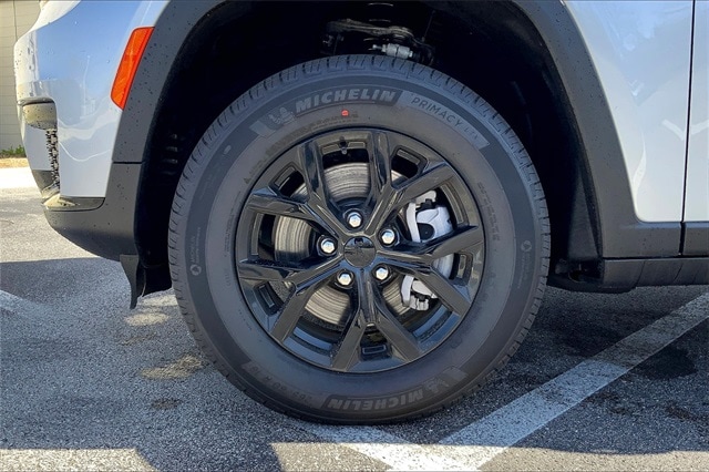 2025 JEEP GRAND CHEROKEE L - Image 12