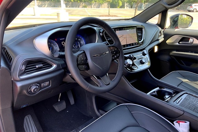 2026 CHRYSLER PACIFICA - Image 8