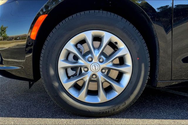 2026 CHRYSLER PACIFICA - Image 12