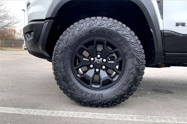 2025 RAM 1500 - Image 9