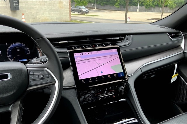 2025 JEEP GRAND CHEROKEE L - Image 6