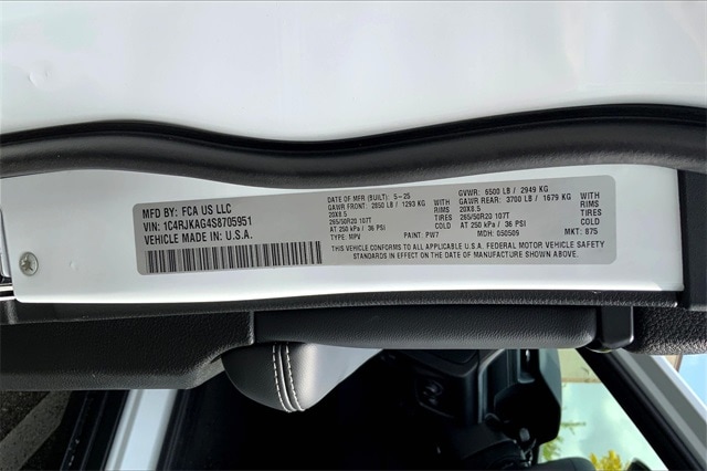 2025 JEEP GRAND CHEROKEE L - Image 13