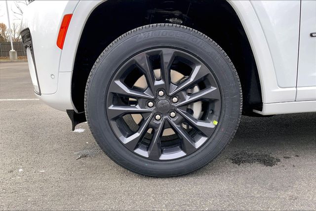 2026 JEEP GRAND CHEROKEE L - Image 12