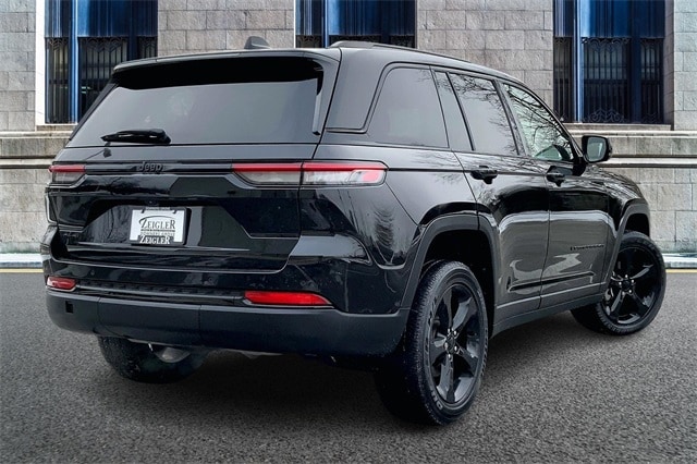 2022 JEEP GRAND CHEROKEE - Image 11