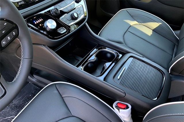 2026 CHRYSLER PACIFICA - Image 7