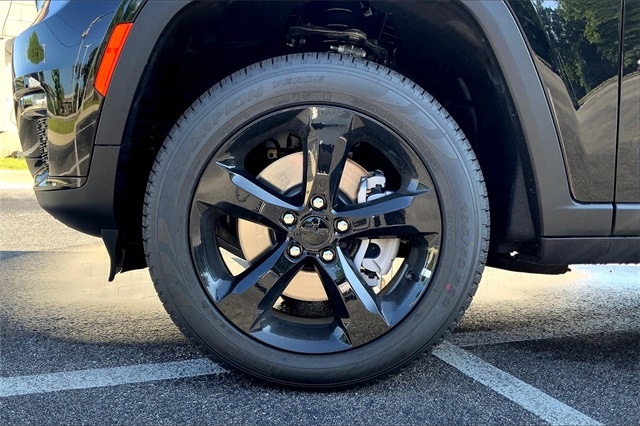 2025 JEEP GRAND CHEROKEE L - Image 12