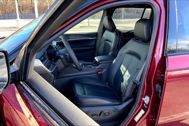 2025 JEEP GRAND CHEROKEE - Image 9