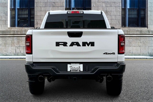 2025 Ram 1500 Tradesman photo 4