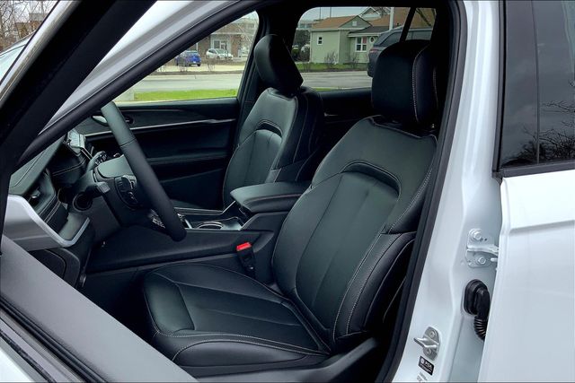 2025 JEEP GRAND CHEROKEE - Image 9