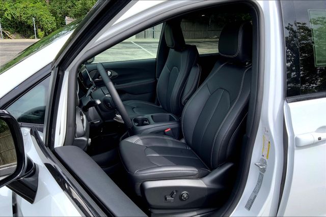 2026 CHRYSLER PACIFICA - Image 9
